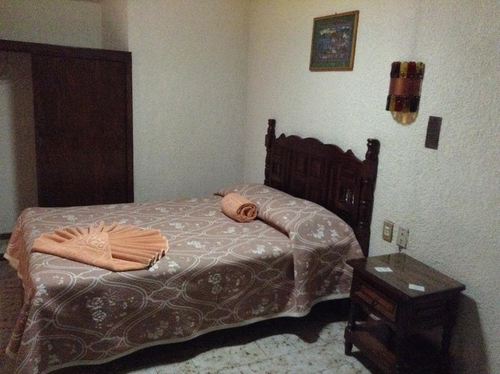 Hotel Atilanos Morelia Zimmer foto