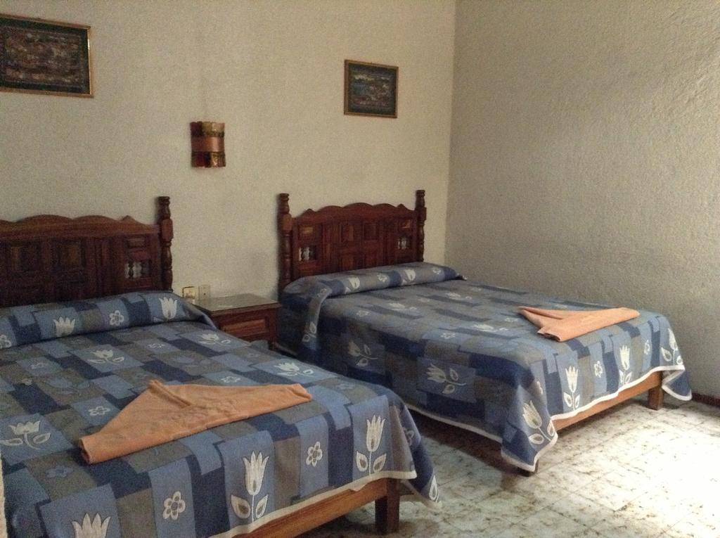 Hotel Atilanos Morelia Zimmer foto